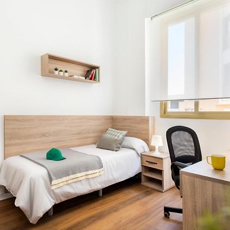 Micampus Armendariz Student Residence Σεβίλλη Εξωτερικό φωτογραφία
